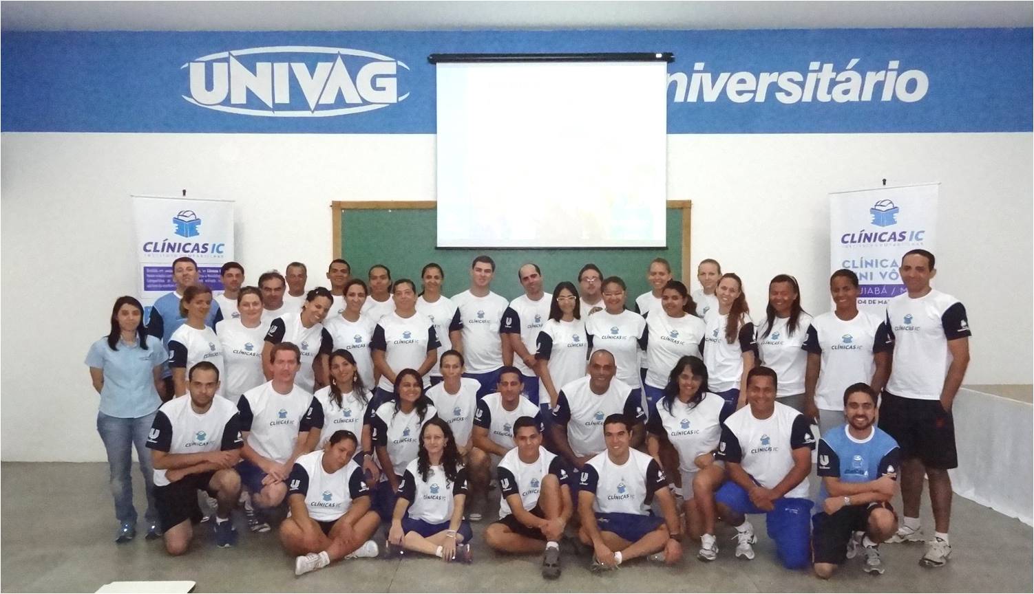 Aula teórica de Mini Vôlei é realizada na Univag.