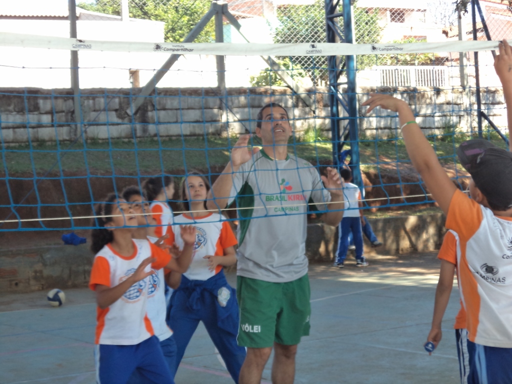 O técnico da seleção masculina de vôlei da Brasil Kirin, Alexandre Rivetti, participa do Festival InterAgindo.