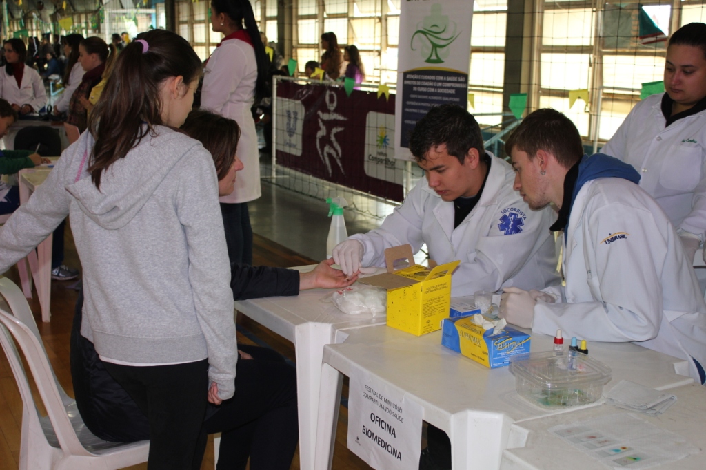 Oficinas de educação física e biomedicina agradaram bastante alunos, pais e responsáveis.
