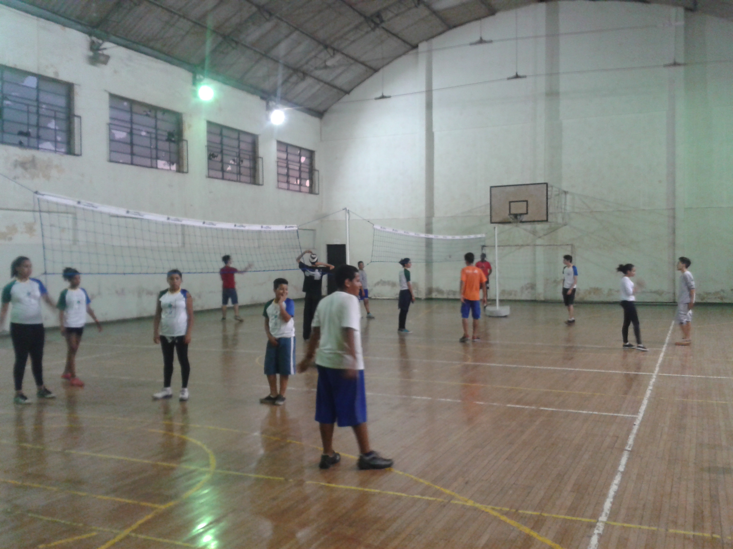Students of the Mini 3x3 categories, 4x4 and Mini Volleyball advantage minivôlei festival Core Cornelius.